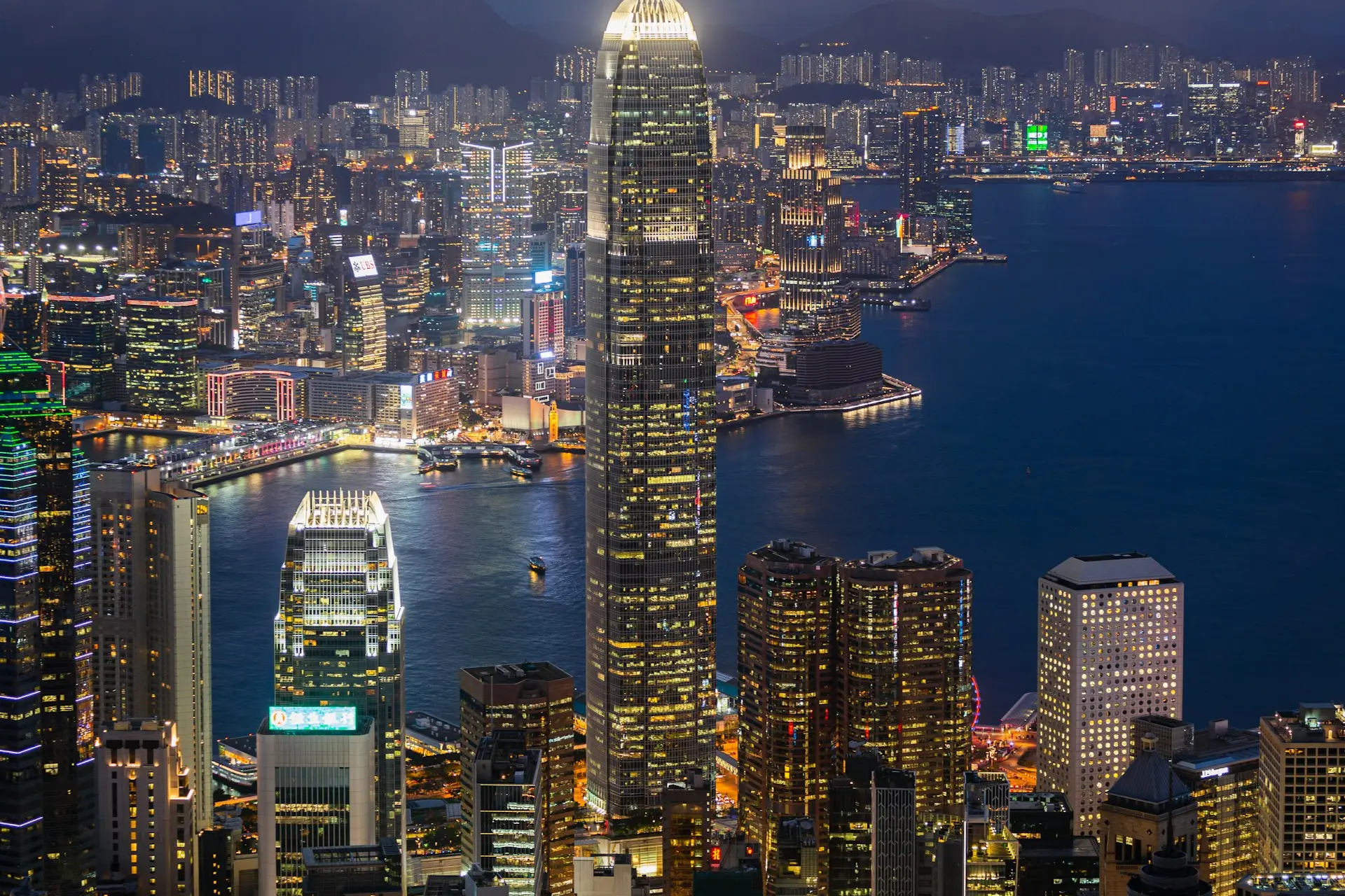 chapman-chow-sfa9waUvld8-unsplash